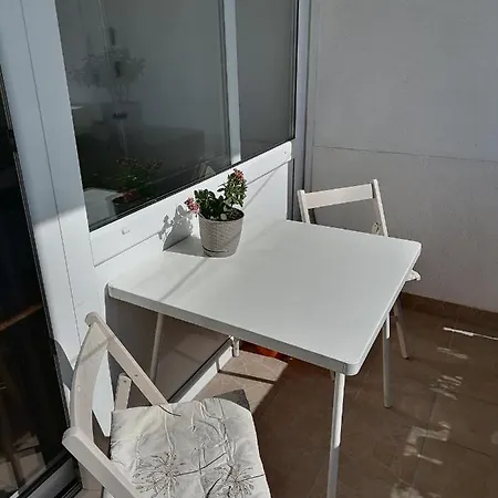 Apartment Nela Omis