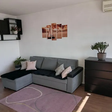 Apartment Nela Omis